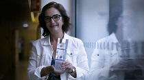 Elvira Fortunato vence prémio europeu "Horizon Impact Award 2020" e é reconhecid